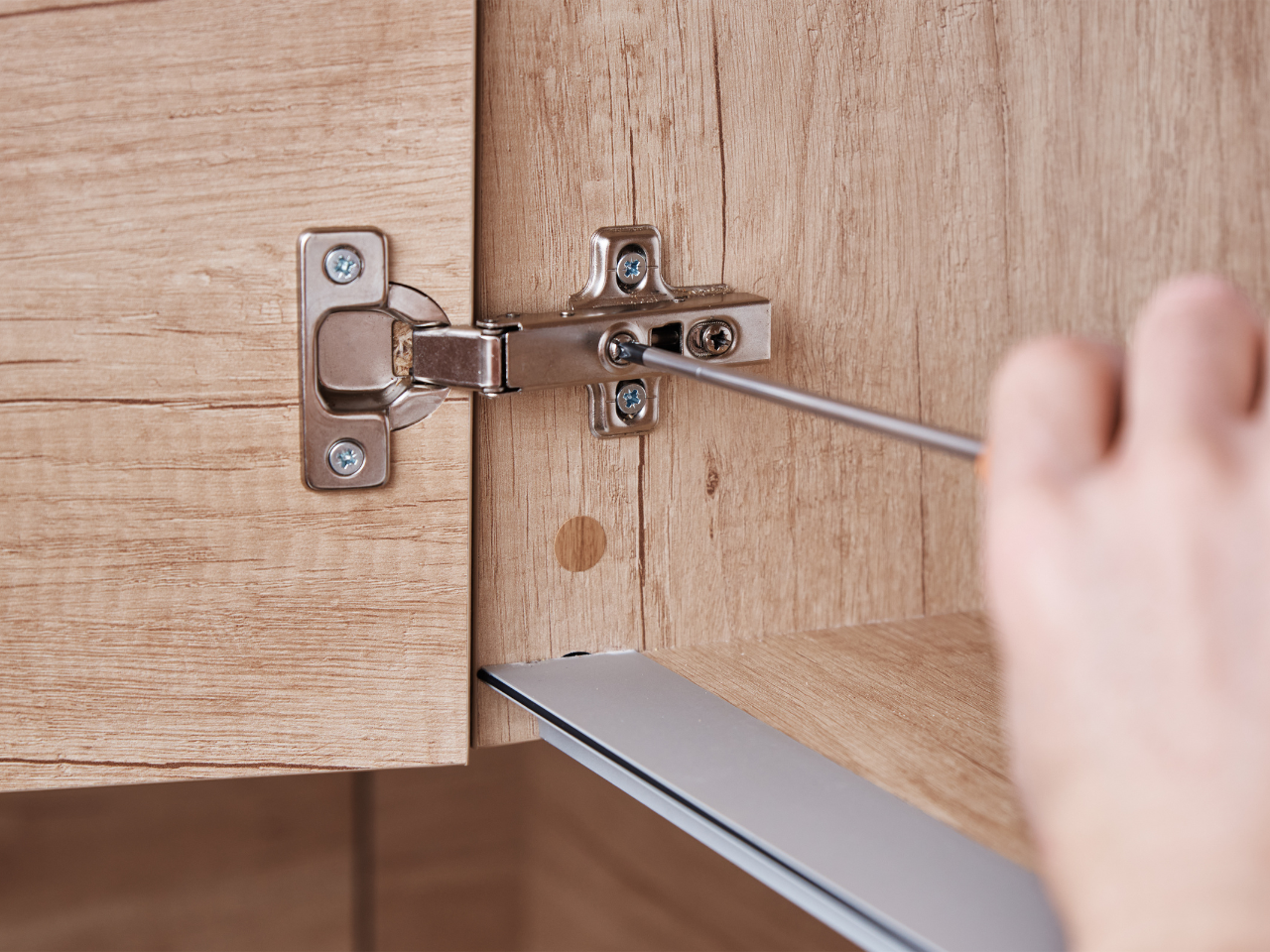 A Deep Dive into Cabinet Hinges: Types and Their Functions