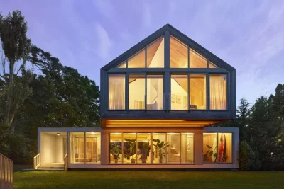 Luxury waterfront Southampton residence with panoramic views and high-end finishes